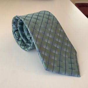 Kenneth Cole REACTION 100% Silk Tie
